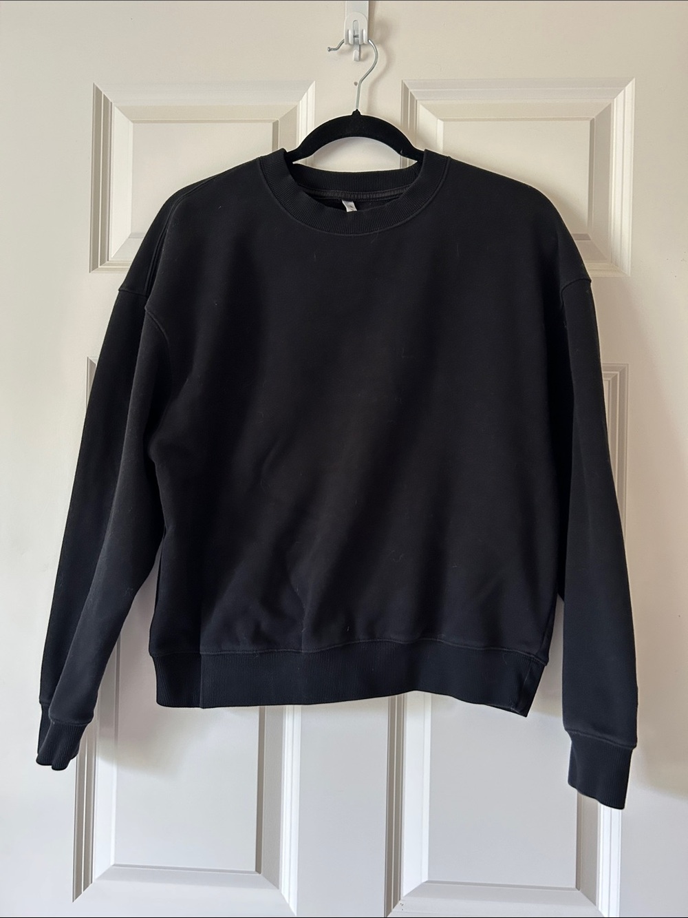 Fabletics Classic Black Crewneck Sweatshirt S